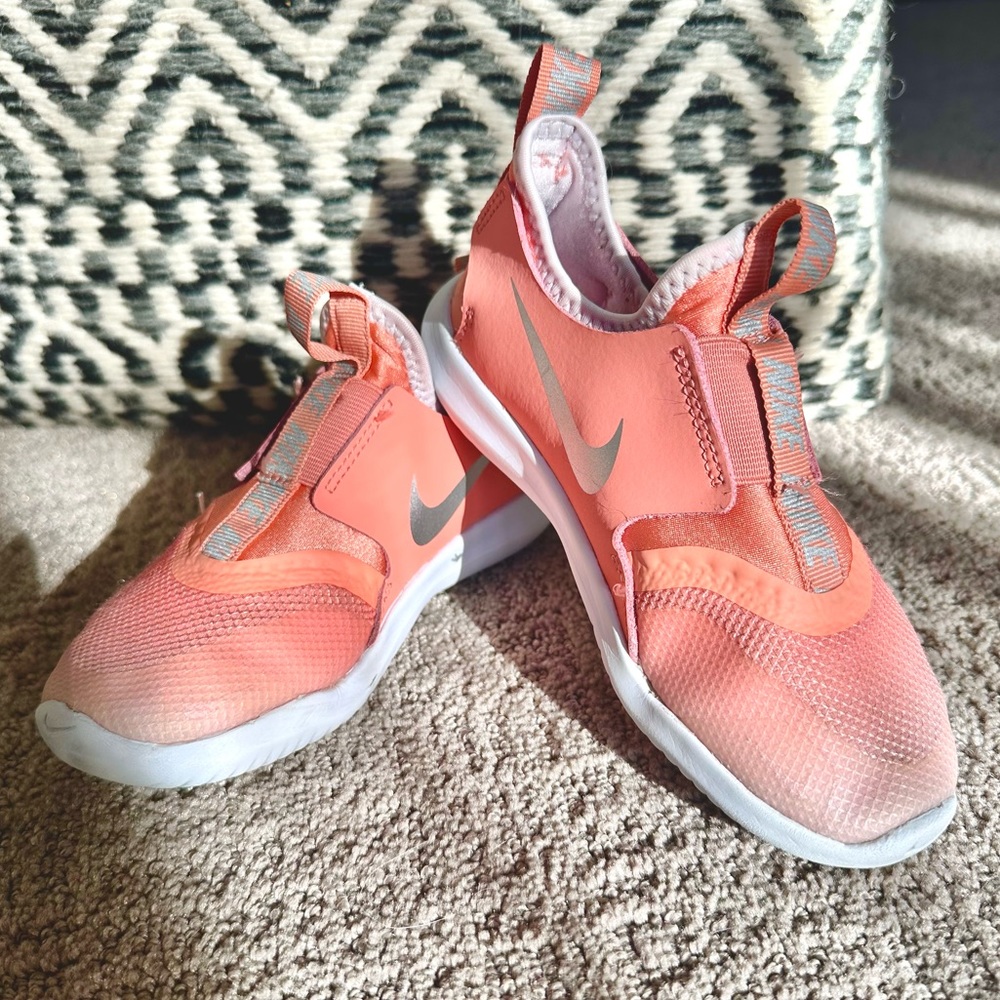 Girls Nike Flex Runner 2
Little Kids' Shoes size 12